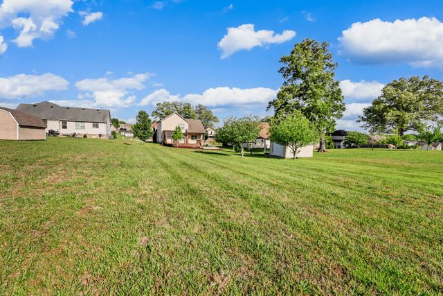 317 Ivy Bend Cir, Clarksville, TN 37043