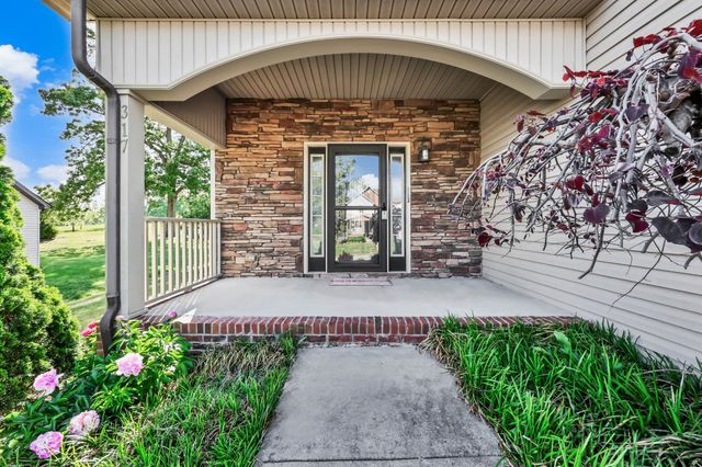 317 Ivy Bend Cir, Clarksville, TN 37043