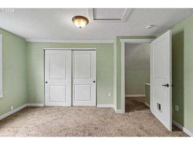 213 MILL St, Silverton, OR 97381