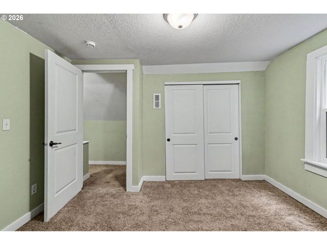 213 MILL St, Silverton, OR 97381