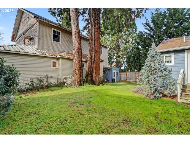 213 MILL St, Silverton, OR 97381