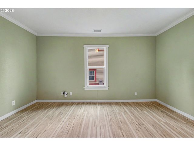 213 MILL St, Silverton, OR 97381