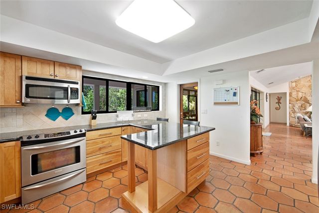 5307 Ladyfinger Lake RD, Sanibel, FL 33957