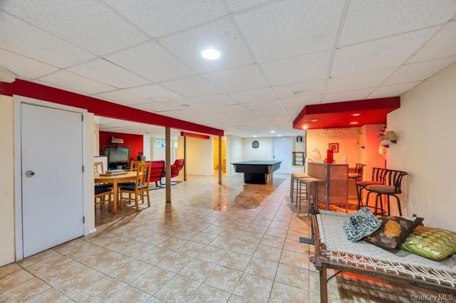 28 Penn Drive, Dix Hills, NY 11746
