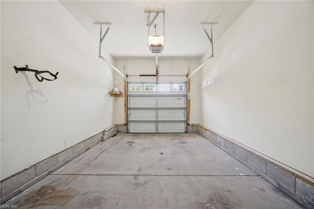 105 Navajo TRL, Portsmouth, VA 23701