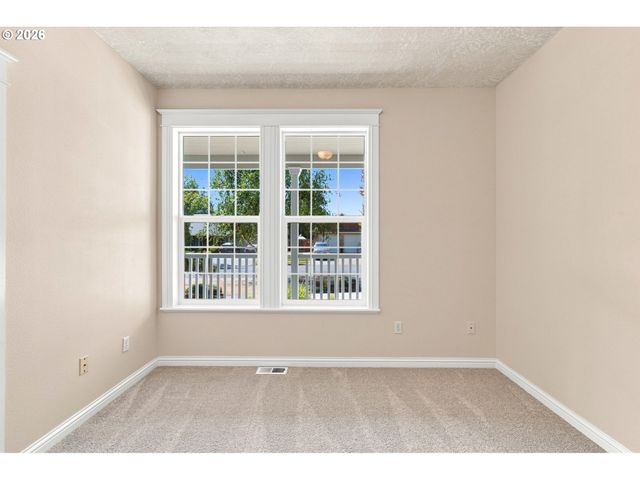 2380 Nw SHADDEN Dr, Mc Minnville, OR 97128