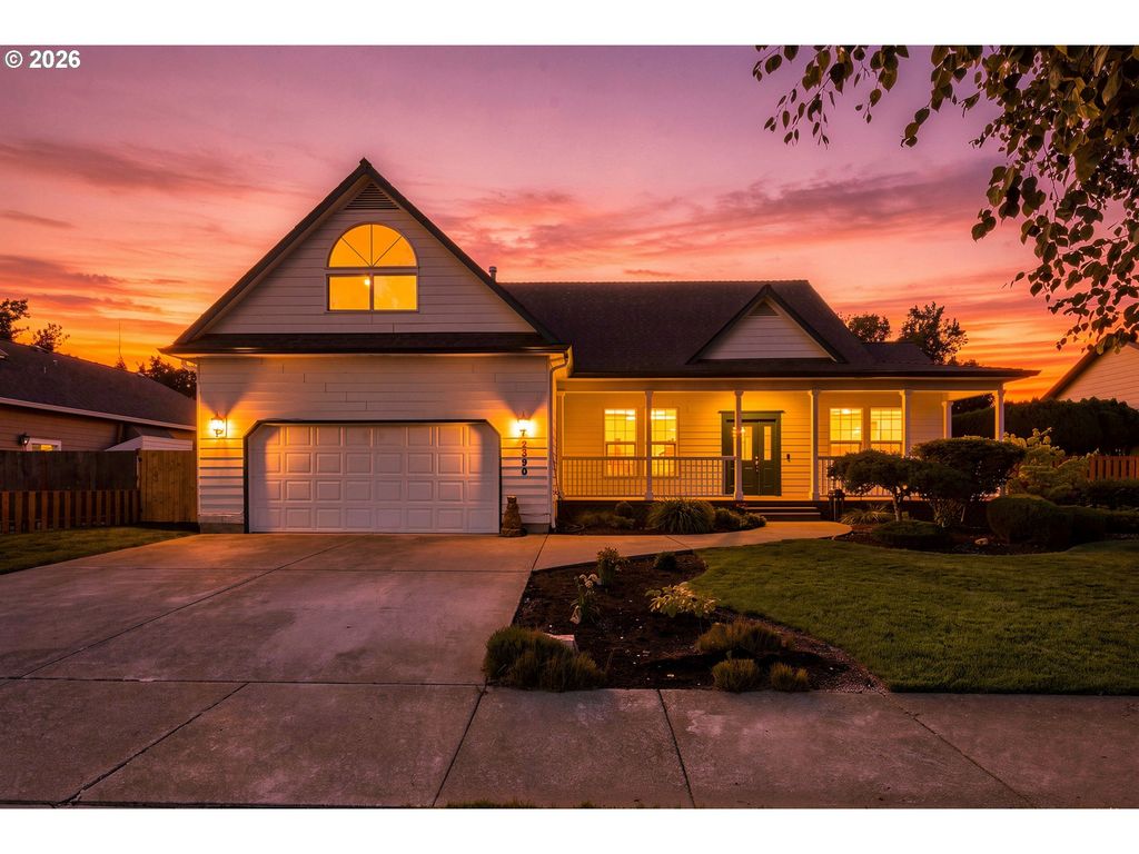 Image 1 of property listing at 2380 Nw SHADDEN Dr, Mc Minnville, OR 97128