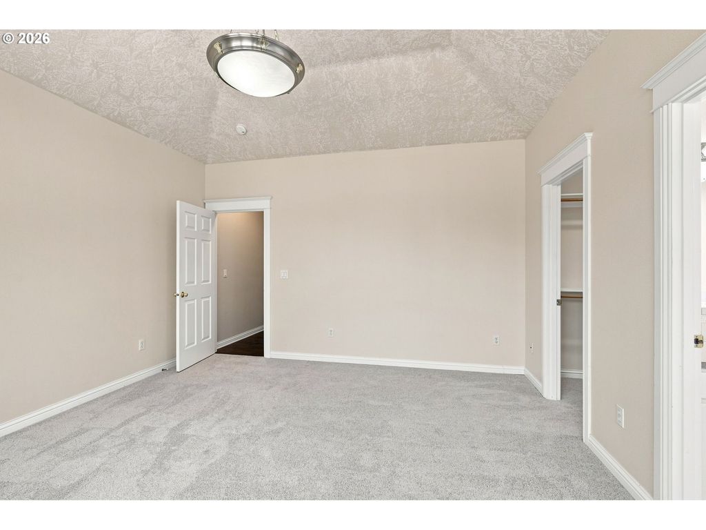 Image 21 of property listing at 2380 Nw SHADDEN Dr, Mc Minnville, OR 97128