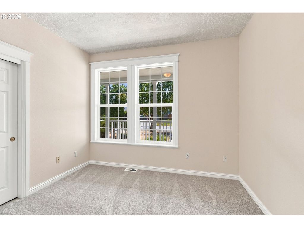 Image 27 of property listing at 2380 Nw SHADDEN Dr, Mc Minnville, OR 97128