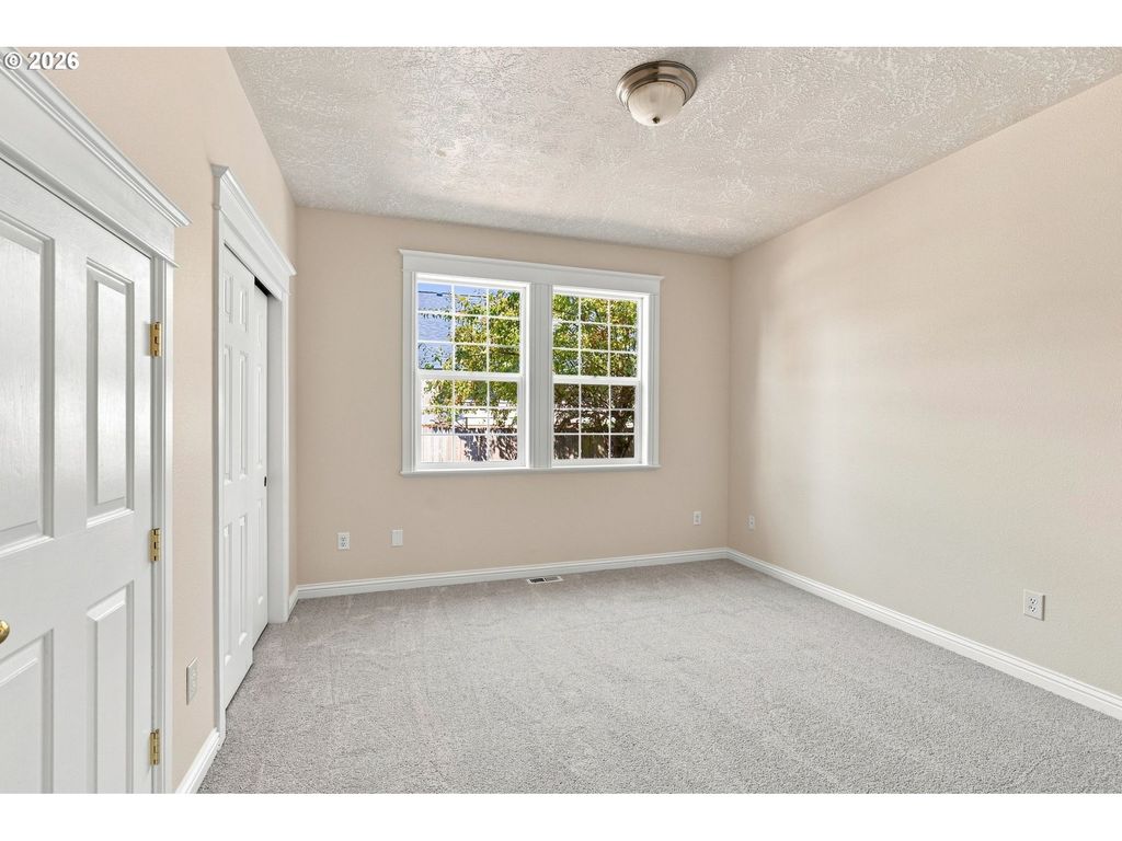 Image 30 of property listing at 2380 Nw SHADDEN Dr, Mc Minnville, OR 97128