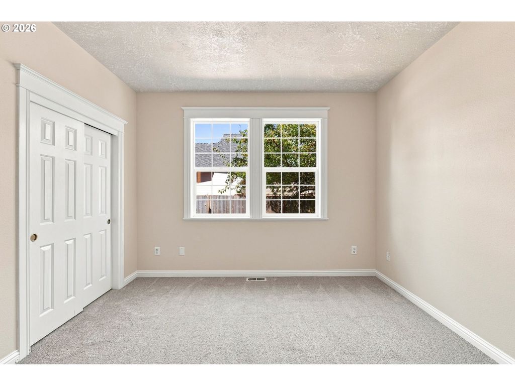 Image 31 of property listing at 2380 Nw SHADDEN Dr, Mc Minnville, OR 97128