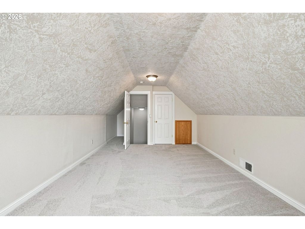 Image 37 of property listing at 2380 Nw SHADDEN Dr, Mc Minnville, OR 97128