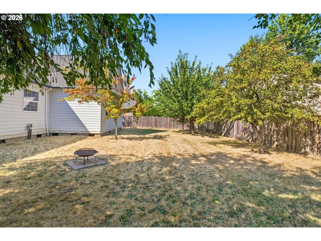 Image 42 of property listing at 2380 Nw SHADDEN Dr, Mc Minnville, OR 97128