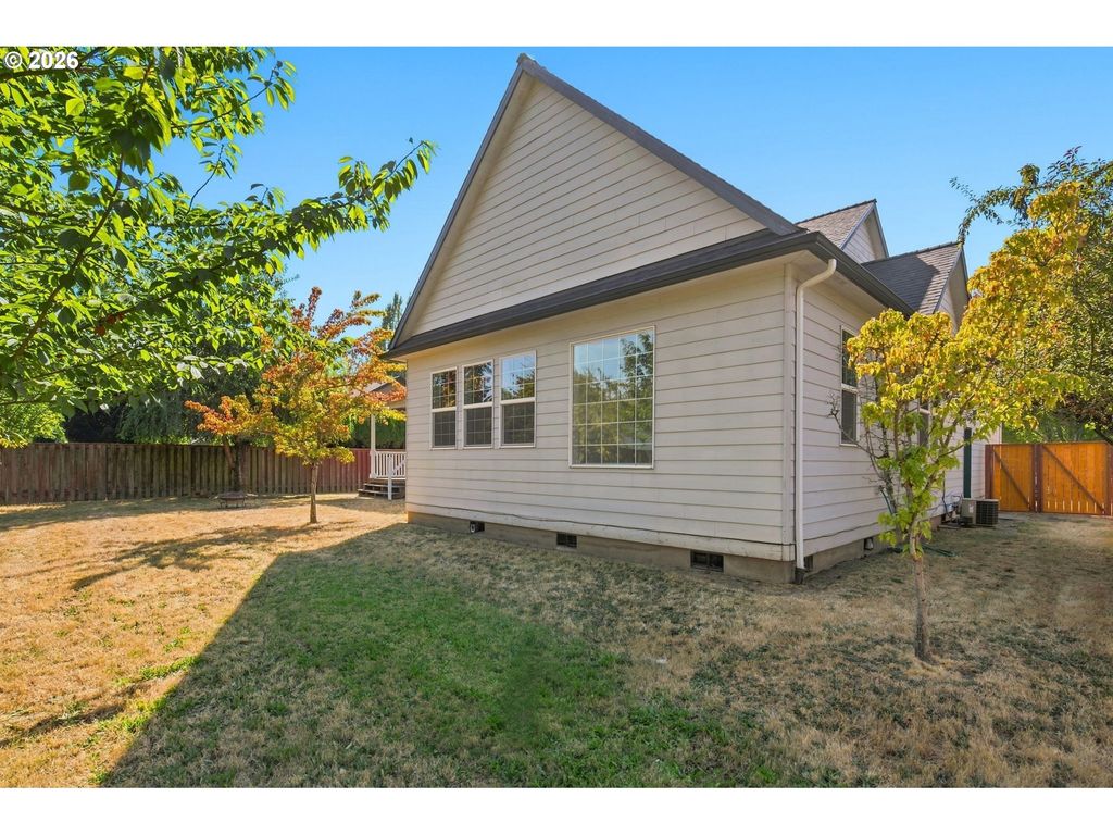Image 43 of property listing at 2380 Nw SHADDEN Dr, Mc Minnville, OR 97128