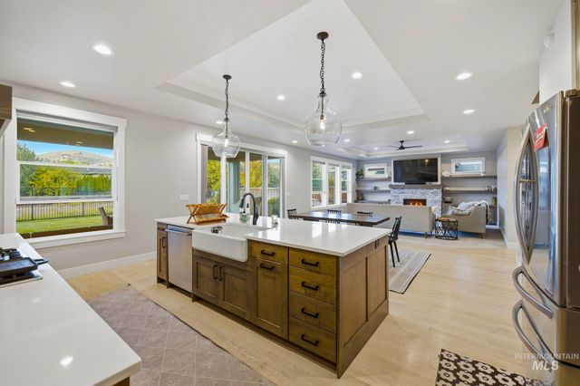 3936 W Farm View Drive, Boise, ID 83714