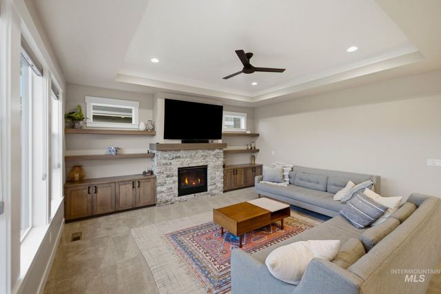 3936 W Farm View Drive, Boise, ID 83714