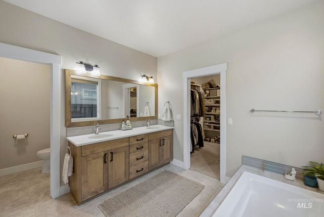 3936 W Farm View Drive, Boise, ID 83714