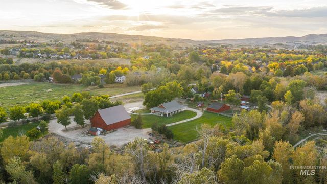 3936 W Farm View Drive, Boise, ID 83714
