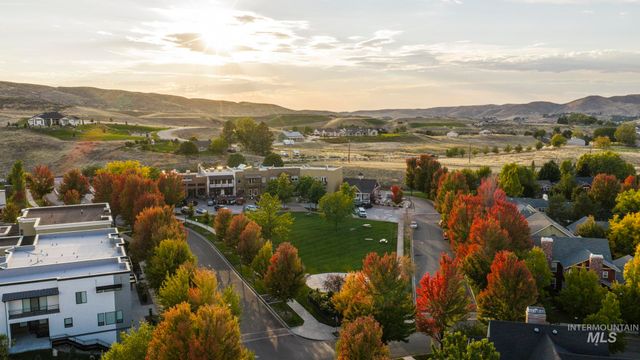 3936 W Farm View Drive, Boise, ID 83714