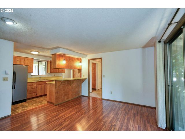 2262 Nw PINEHURST Dr, Mc Minnville, OR 97128