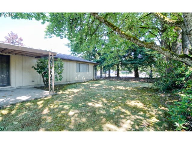 2262 Nw PINEHURST Dr, Mc Minnville, OR 97128