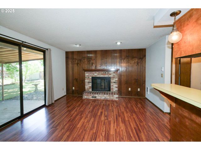 2262 Nw PINEHURST Dr, Mc Minnville, OR 97128