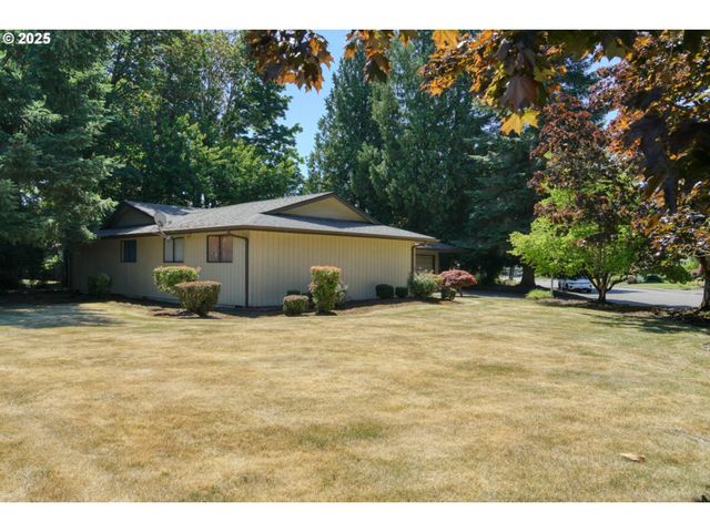 2262 Nw PINEHURST Dr, Mc Minnville, OR 97128
