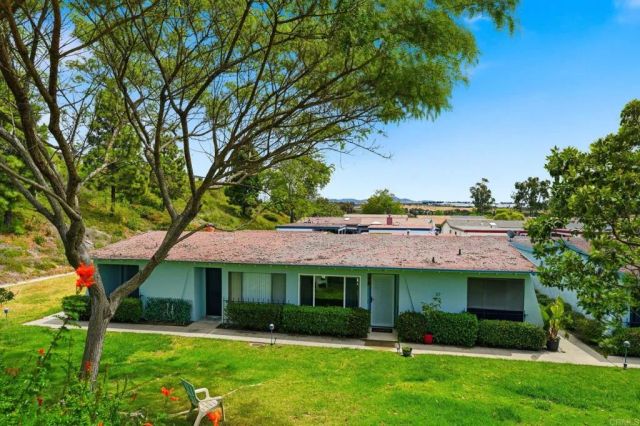 3839 Vista Campana S 8, Oceanside, CA 92057