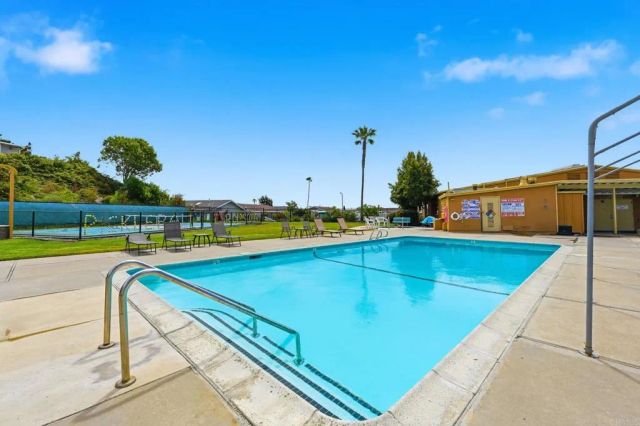 3839 Vista Campana S 8, Oceanside, CA 92057