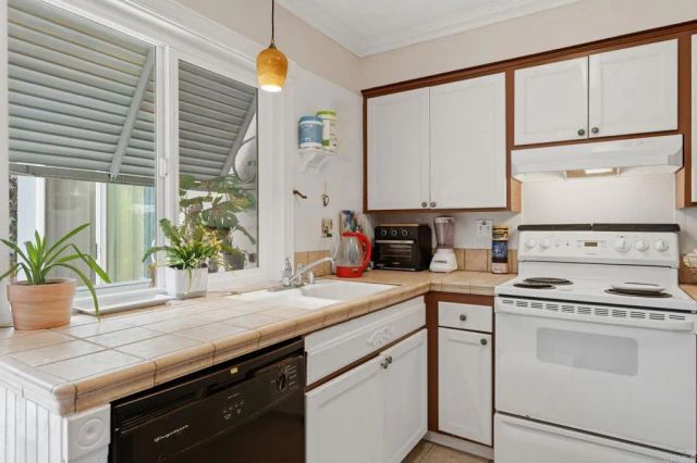 3839 Vista Campana S 8, Oceanside, CA 92057