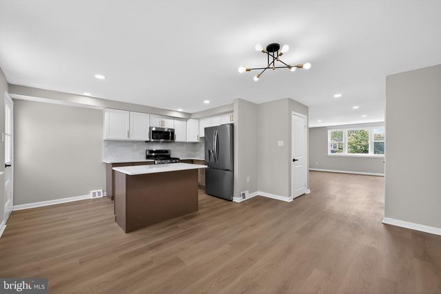 4029 GIDEON RD, Brookhaven, PA 19015