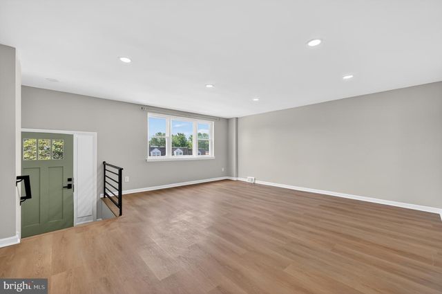 4029 GIDEON RD, Brookhaven, PA 19015