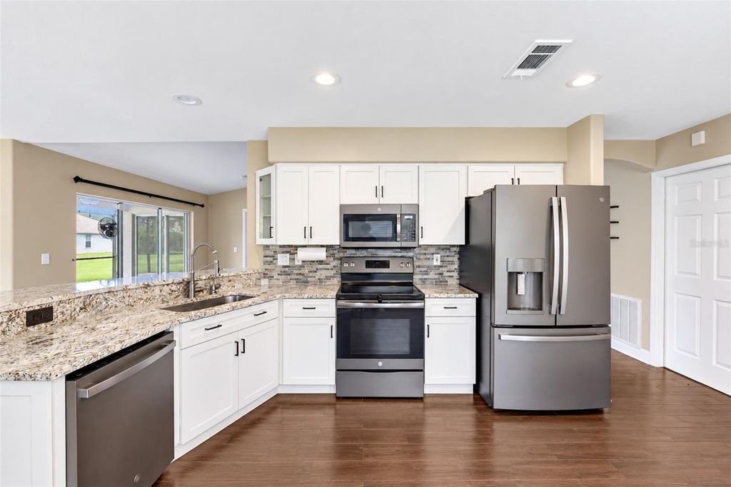 Image 13 of property listing at 3623 E 62ND AVENUE, Bradenton, FL 34203