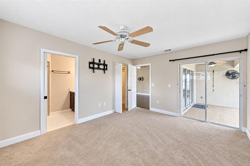 Image 19 of property listing at 3623 E 62ND AVENUE, Bradenton, FL 34203