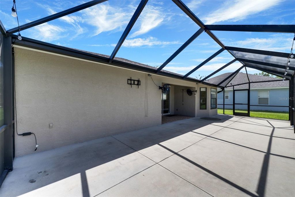 Image 43 of property listing at 3623 E 62ND AVENUE, Bradenton, FL 34203