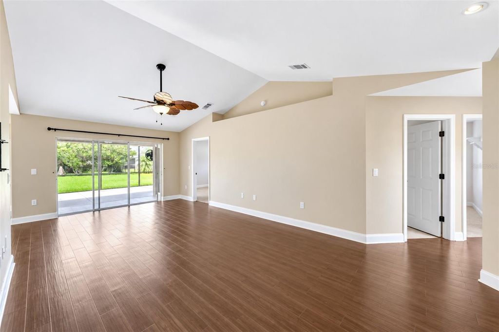 Image 6 of property listing at 3623 E 62ND AVENUE, Bradenton, FL 34203