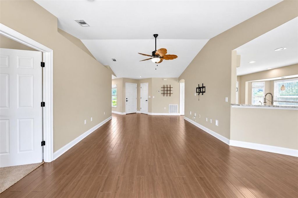 Image 9 of property listing at 3623 E 62ND AVENUE, Bradenton, FL 34203