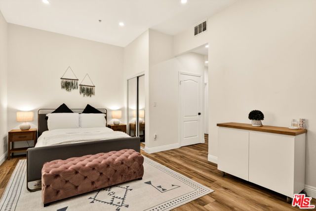 7101 La Tijera Boulevard J101, Los Angeles, CA 90045
