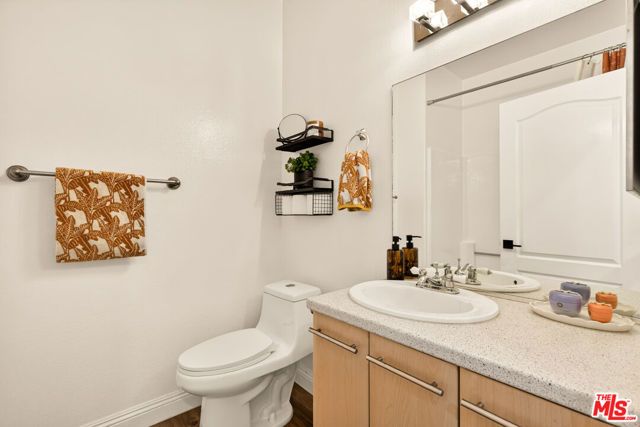 7101 La Tijera Boulevard J101, Los Angeles, CA 90045
