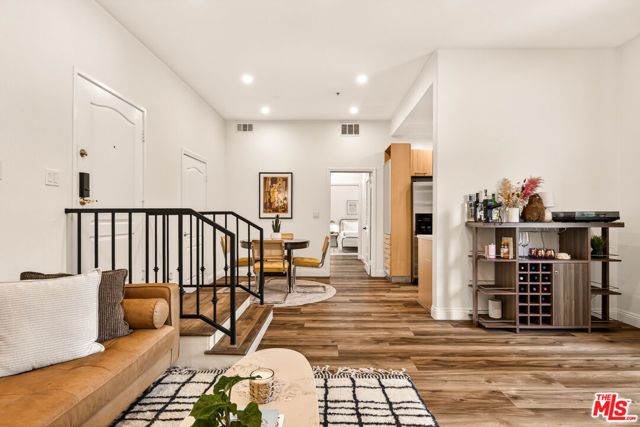 7101 La Tijera Boulevard J101, Los Angeles, CA 90045