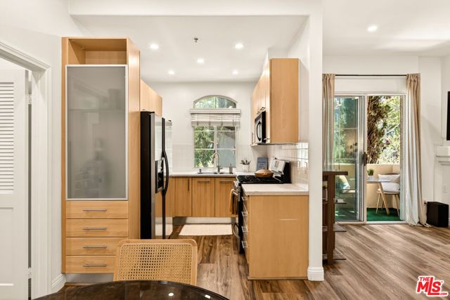 7101 La Tijera Boulevard J101, Los Angeles, CA 90045
