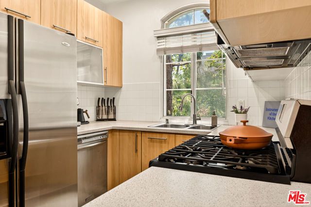 7101 La Tijera Boulevard J101, Los Angeles, CA 90045