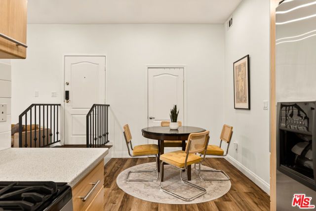 7101 La Tijera Boulevard J101, Los Angeles, CA 90045