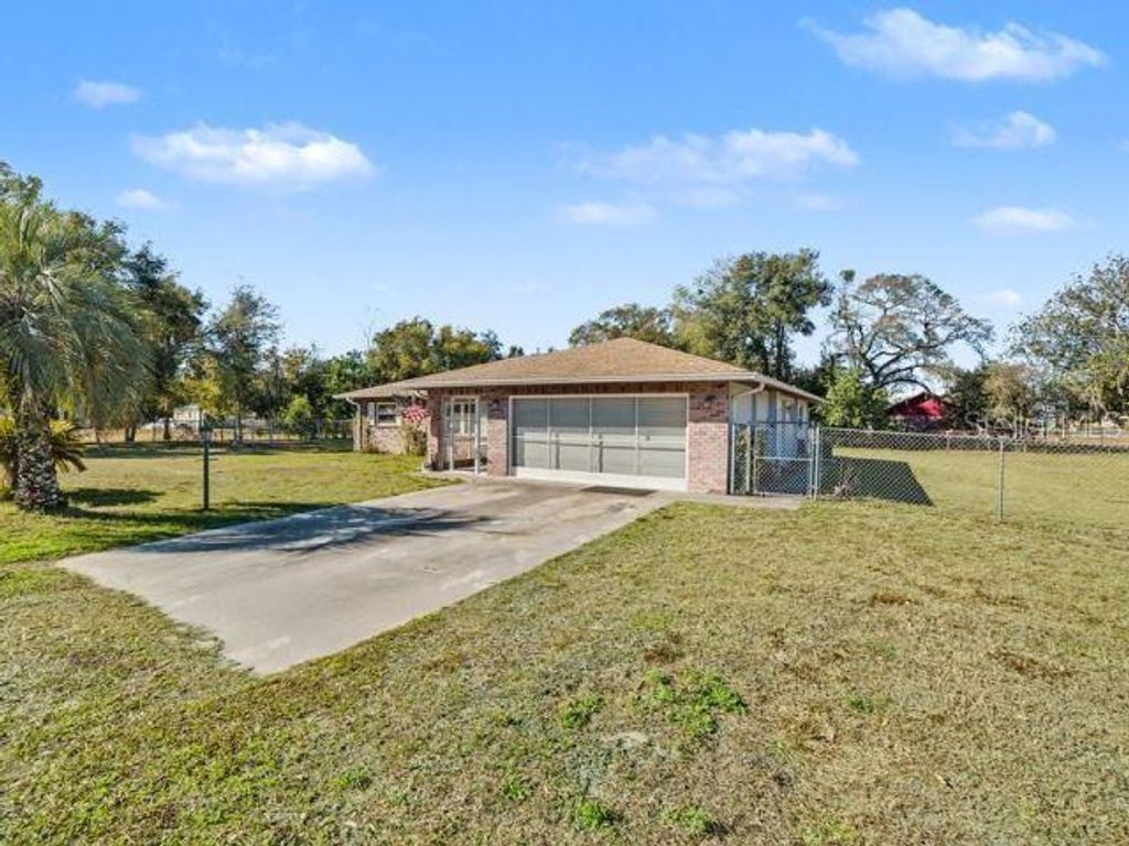 Image 1 of property listing at 5213 LANTANA STREET, Zephyrhills, FL 33542