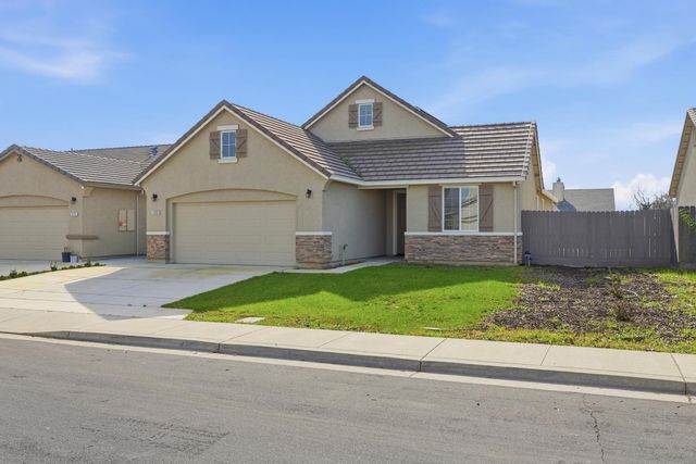 2086 Grapevine Dr, Livingston, CA 95334