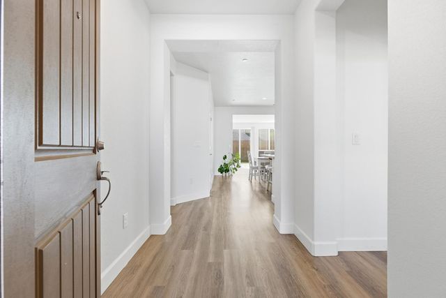 2086 Grapevine Dr, Livingston, CA 95334