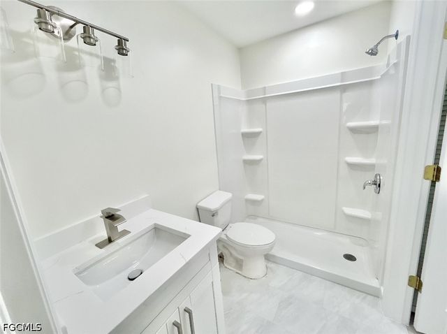 6220 Augusta DR 414, Fort Myers, FL 33907