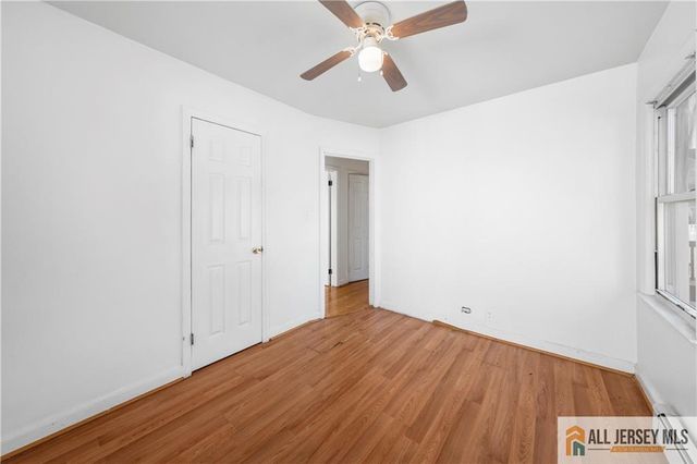 18 Roseland Place, North Brunswick, NJ 08902