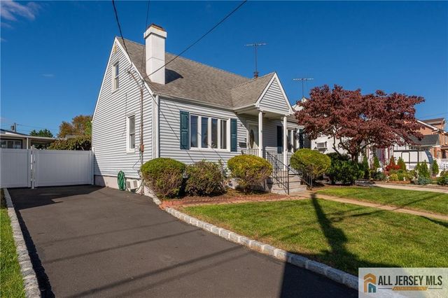 18 Roseland Place, North Brunswick, NJ 08902