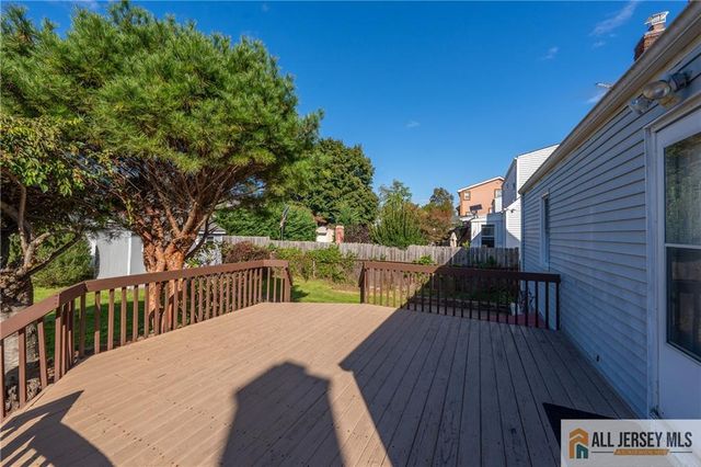 18 Roseland Place, North Brunswick, NJ 08902